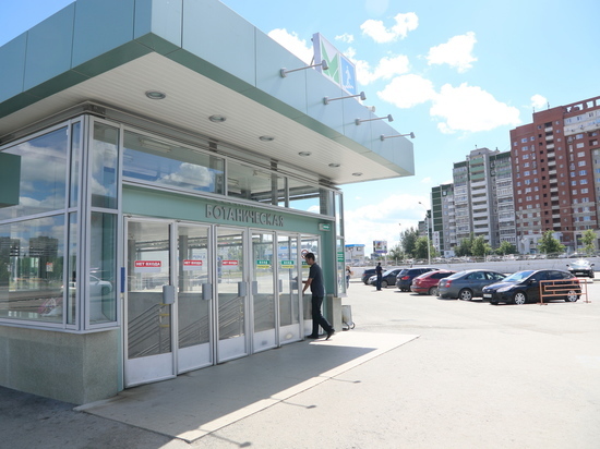 В екатеринбургском метрополитене появились листовки с призывом вступить в армию