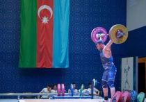 Азербайджан снялся с чемпионата Европы по тяжелой атлетике в Ереване после инцидента на церемонии открытия в пятницу, когда зритель выбежал на сцену и сжег азербайджанский флаг. «МК-Спорт» расскажет, что случилось.