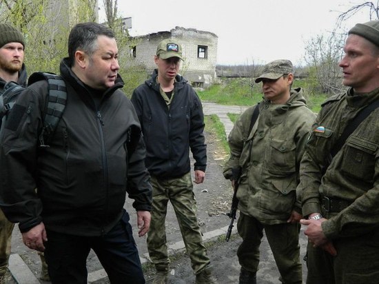 Перед Пасхой губернатор Игорь Руденя посетил в прифронтовой зоне военнослужащих из Тверской области