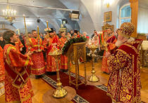 Ночью 16 апреля в Свято-Одигитриевском соборе Улан-Удэ прошли Пасхальные богослужения