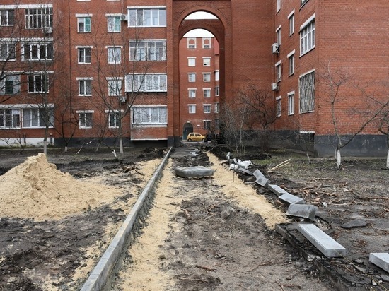 В семи микрорайонах Старого Оскола Белгородской области идут работы по благоустройству