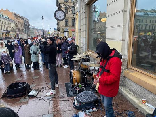В Петербурге начали принимать заявки на выступления уличных музыкантов
