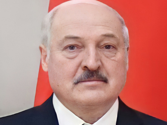 Лукашенко на Пасху в храме назвал условие для сохранения мира