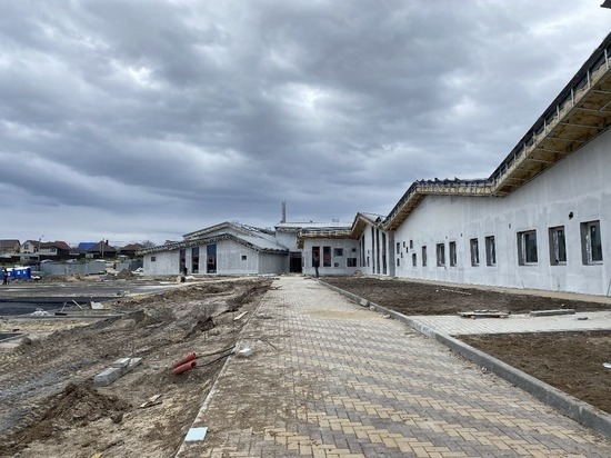 Оксана Козлитина посетила строящуюся школу в Старом Осколе Белгородской области