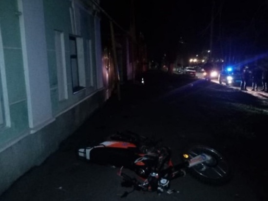 В Пасхальную ночь в Воронежской области юный мотоциклист врезался в препятствие и погиб на месте