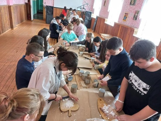 Жители Минераловодского округа изготовили окопные свечи для бойцов СВО