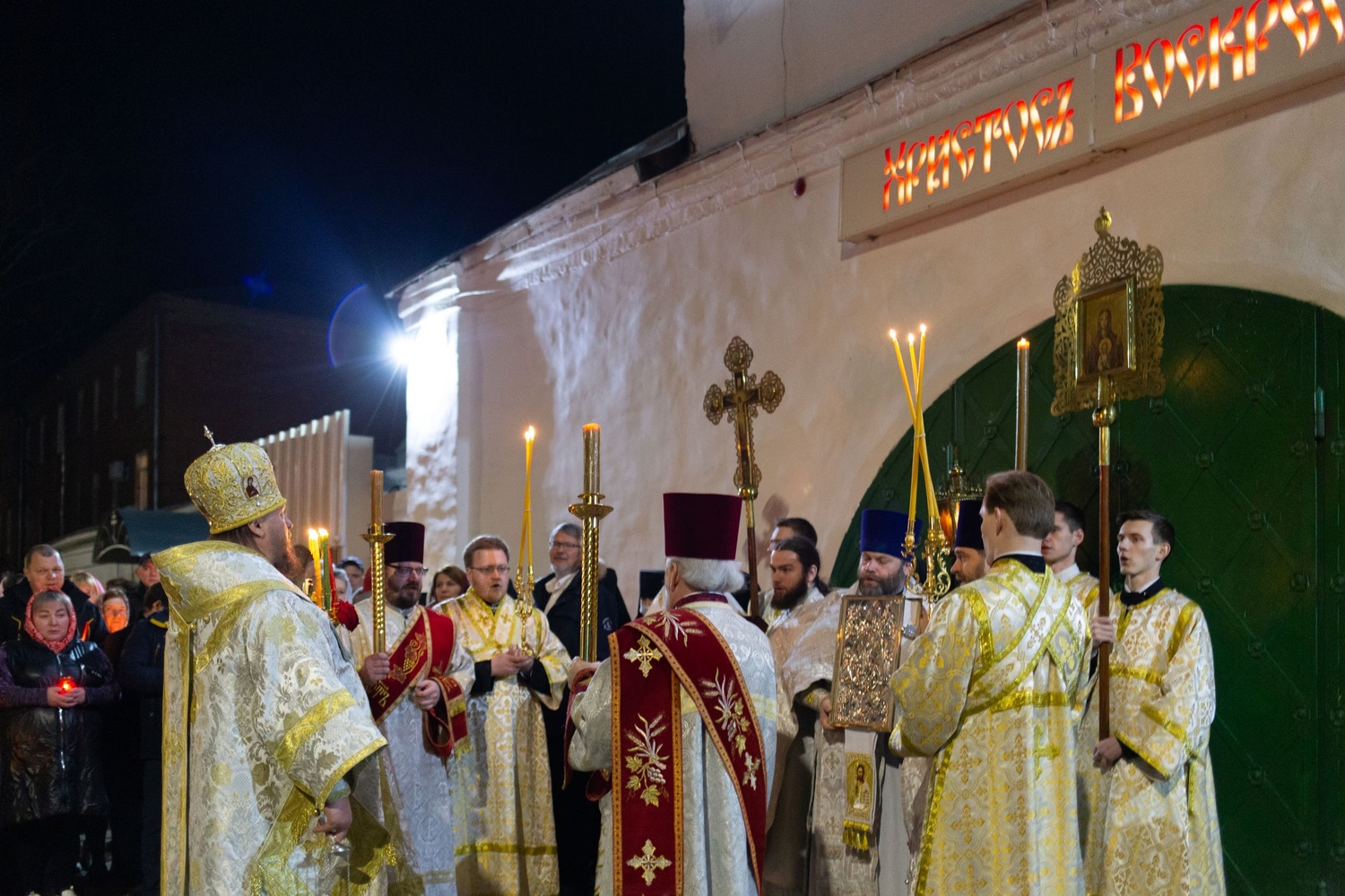 В Костроме прошли Пасхальные богослужения