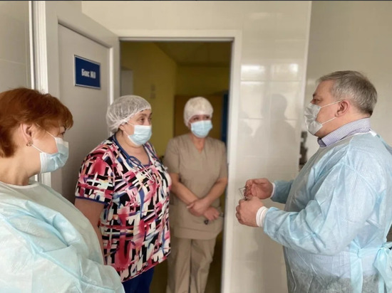 Калининградские медучреждения посетила делегация из Санкт-Петербурга