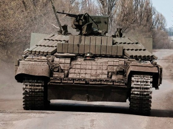 Военкоры заметили в боях за Артемовск бронемутантов ВСУ на основе Т-64