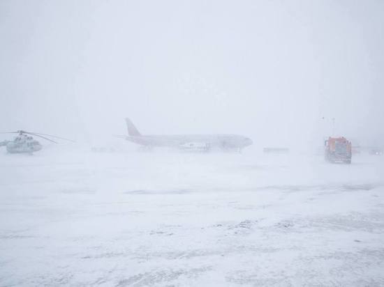 Циклон нарушил авиасообщение между Сахалином и Курилами