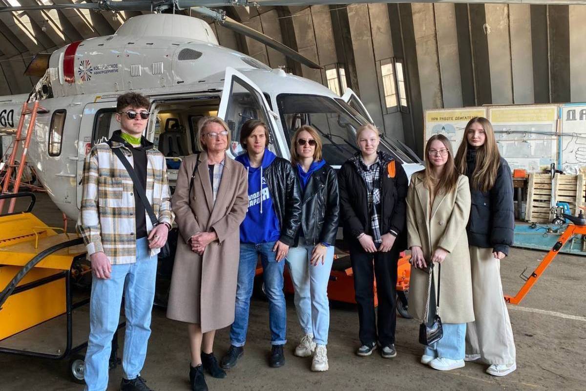 Молодогвардейцы организовали экскурсию для студентов города Костромы на Костромское авиапредприятие