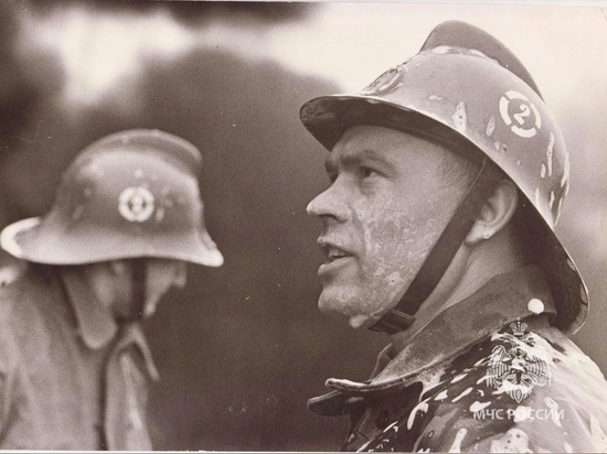 Смоленские ветераны-пожарные отмечают профессиональный праздник