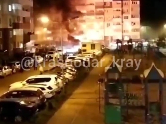 В Краснодаре сгорели легковушка и «Газель»