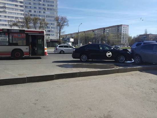 В Пензе произошло ДТП с участием автобуса полного детей