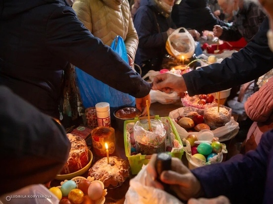Более 4 тысяч жителей Карелии посетили ночные пасхальные богослужения