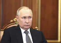 Рабочие визиты президента России Владимира Путина в штаб группировки войск «Днепр» на Херсонском направлении, а также в штаб Национальной гвардии «Восток» в ЛНР не были подготовлены заранее