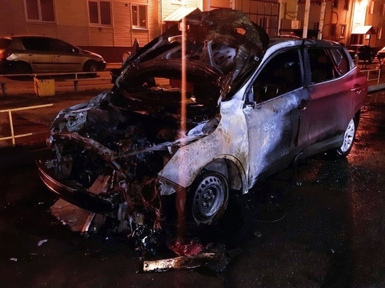 Автомобиль «Ниссан Кашкай» подожгли ночью в Вологде