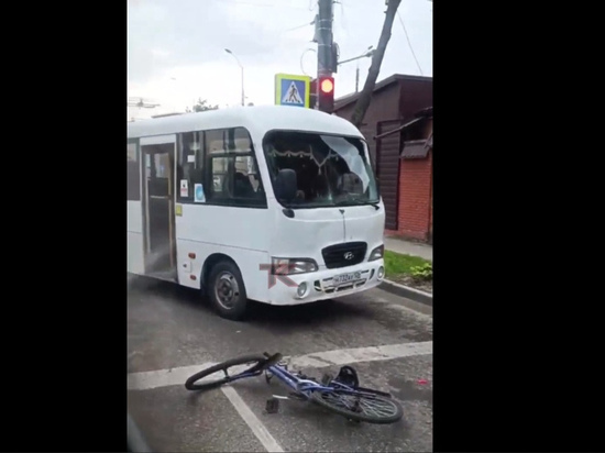Маршрутка насмерть сбила велосипедистку в Краснодаре
