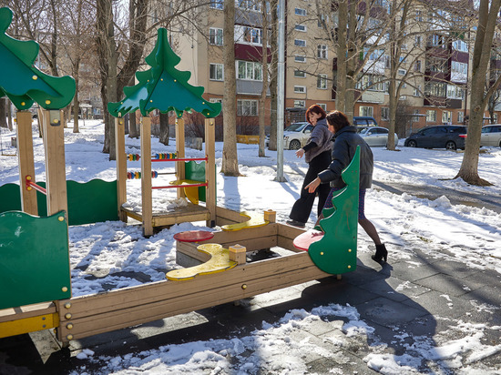 Детские площадки приведут в порядок в Южно-Сахалинске