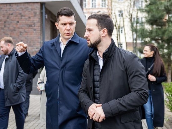 Алиханов осмотрел капитальный ремонт домов в Советске