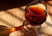 Эксперт: «Нелегальный рынок алкоголя питается низкими зарплатами и высокими розничными ценами»
