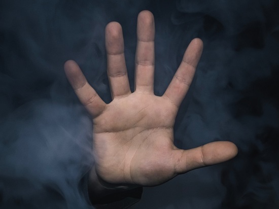 Смолянам рассказали о борьбе с продажей вейпов и сигарет несовершеннолетним