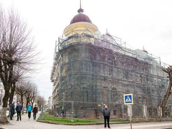 В Советске подрядчика обязали перекрасить «Дом пастора»