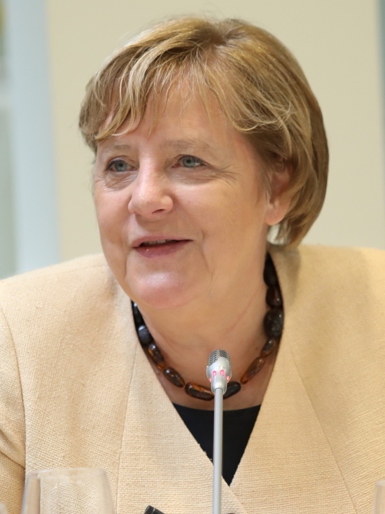 Меркель получила высшую награду Германии