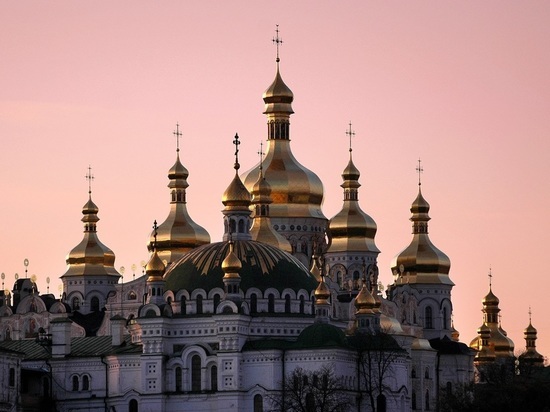 Еxpress: разделенные православные Украины начнут гражданскую войну