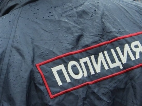 УМВД: в Краснодаре полицейские задержали женщину, ударившую экс-супруга ножом