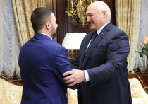 Лукашенко пообещал ДНР помощь, но его заподозрили в двойной игре
