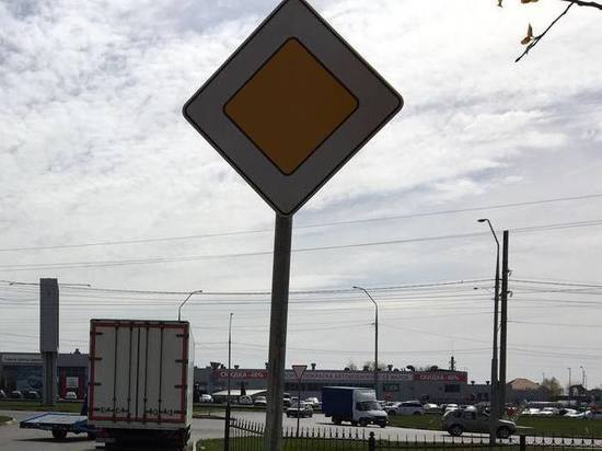 Автомобилистов предупреждают, что на саратовских дорогах установили десятки новых знаков