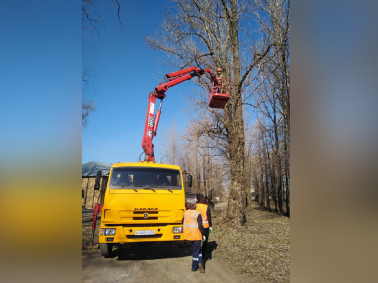 В Боровичах начали благоустраивать сквер в микрорайоне Вельгия