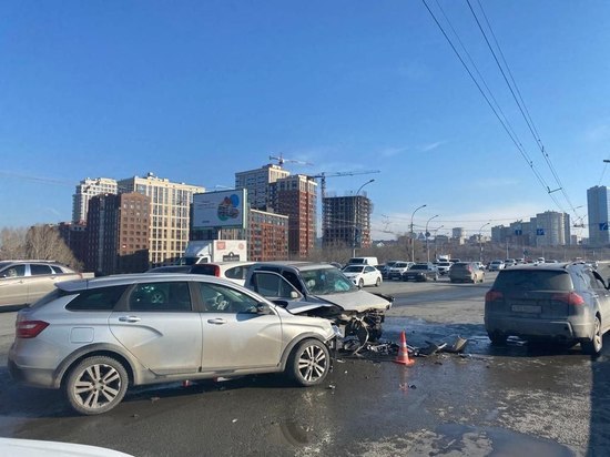 Стали известны подробности лобового ДТП на Димитровском мосту в Новосибирске