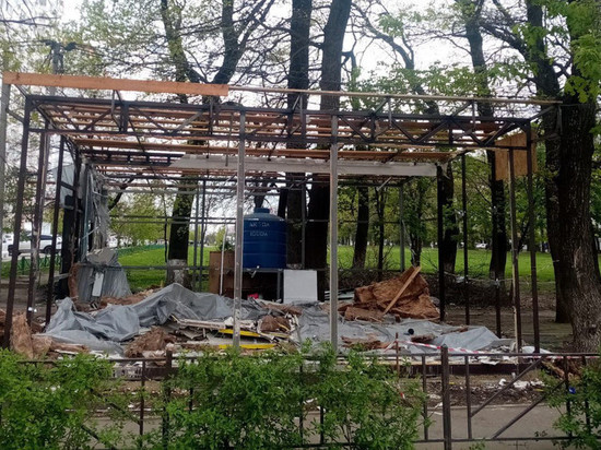 В Краснодаре начался демонтаж нелегальных торговых павильонов на улице имени Героя Яцкова