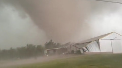 Мощные торнадо прошлись по Канзасу и Оклахоме: видео стихии