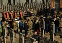 Мэр Киева Виталий Кличко сообщил, что горсовет выдели землю и начал процедуру создания Национального военного мемориального кладбища в Быковне
