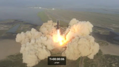 Запуск сверхтяжелой ракеты Илона Маска закончился "быстрым внеплановым демонтажом": видео