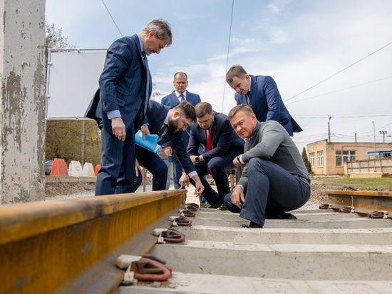 Курский губернатор проверил ход работ по реконструкции трамвайных путей