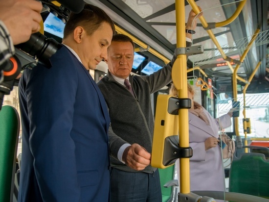 Курского губернатора Старовойта впечатлила поездка на новом троллейбусе «Адмирал»