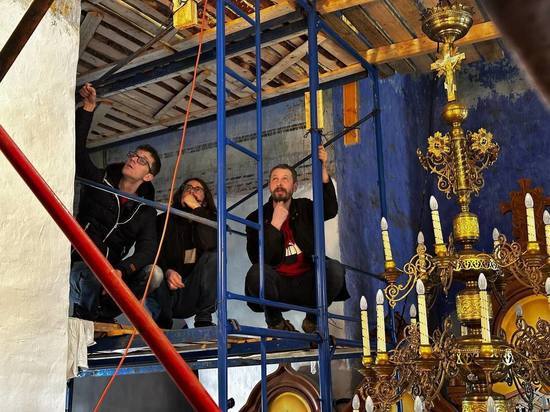 Пробы с зондажей для исследований возьмут в псковской церкви XV века молодые архитекторы