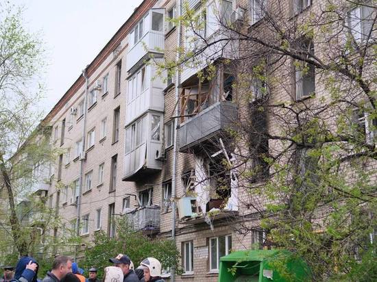 На севере Волгограда после взрыва газа загорелась квартира