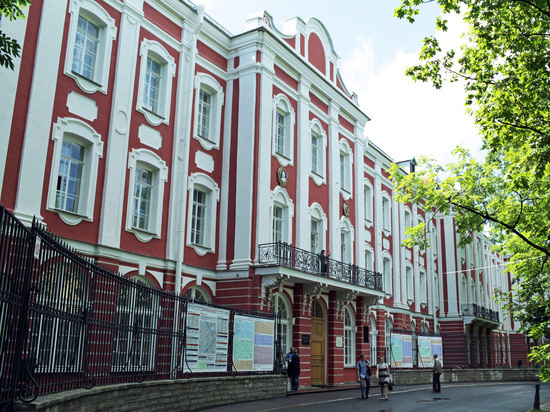 Два петербургских университета попали в десятку лучших вузов России