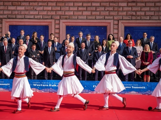 Албанское посольство сообщило о принятом вчера Тираной решении лишить россиян важной  льготы