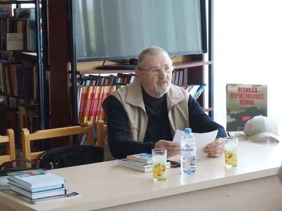 Орловский писатель Валерий Анишкин поделился с урицкими школьниками воспоминаниями об ужасах войны