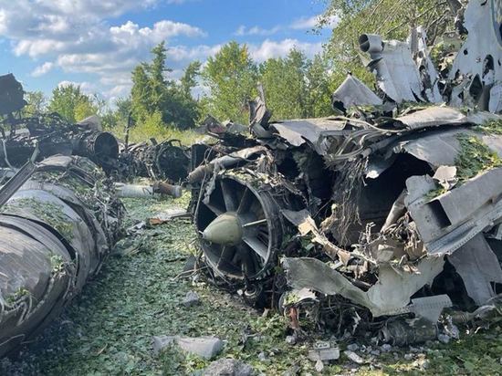СБУ показала фото уничтоженного аэродрома после попытки угнать самолет ВКС РФ
