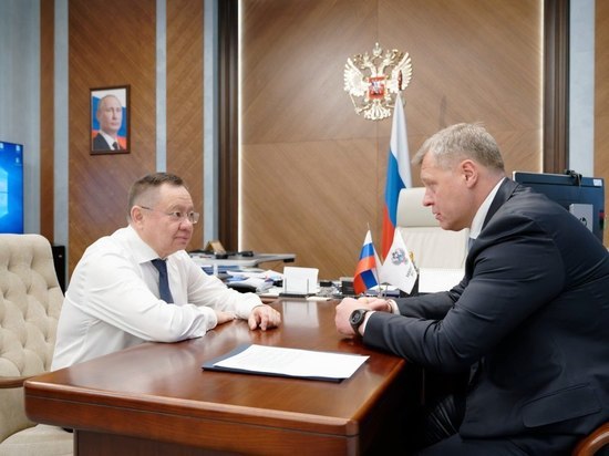 Губернатор Астраханской области встретился с министром строительства и ЖКХ РФ