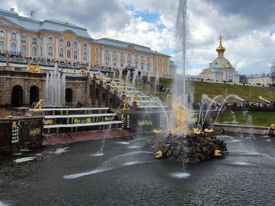В Петергофе состоялся 302-й сезон открытия фонтанов