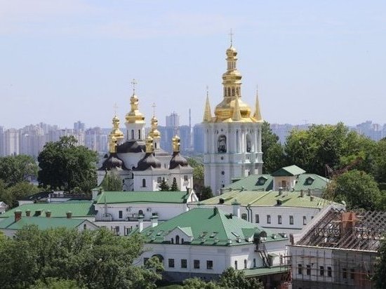 Все больше украинских священников отправляют под домашний арест