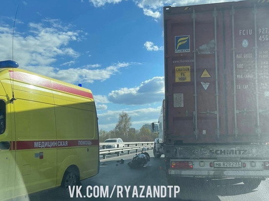 На Солотчинском шоссе в Рязани произошло ДТП с мотоциклом